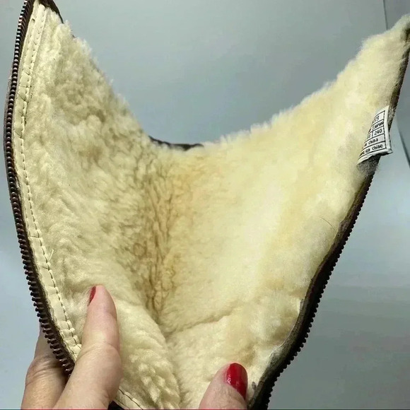 UGG knight bridge zip tall brown shearling zipper in back fall winter - Picture 8 of 10